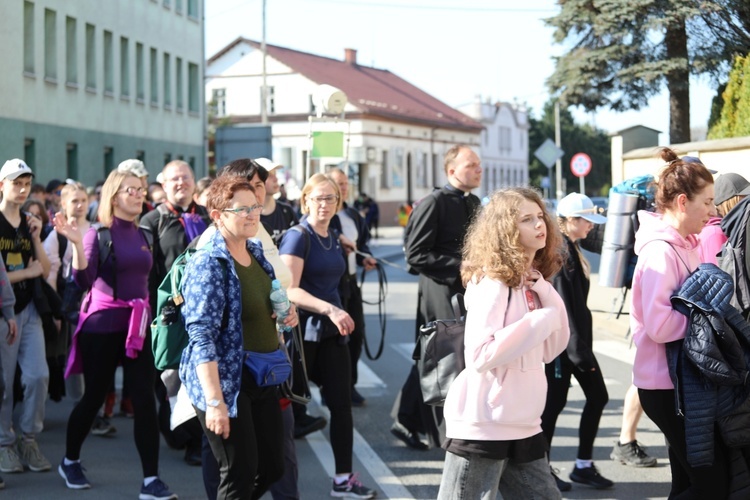 Grupa bł. ks. Sopoćki w gościnie u św. Jana Kantego - w parafii św. Katarzyny i Małgorzaty w Kętach - 2023