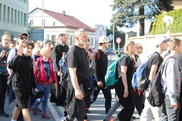 Grupa bł. ks. Sopoćki w gościnie u św. Jana Kantego - w parafii św. Katarzyny i Małgorzaty w Kętach - 2023