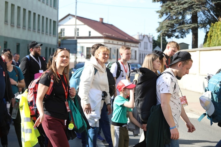 Grupa bł. ks. Sopoćki w gościnie u św. Jana Kantego - w parafii św. Katarzyny i Małgorzaty w Kętach - 2023