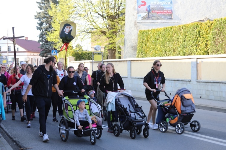 Grupa św. Faustyny u św. Jana Kantego w Kętach