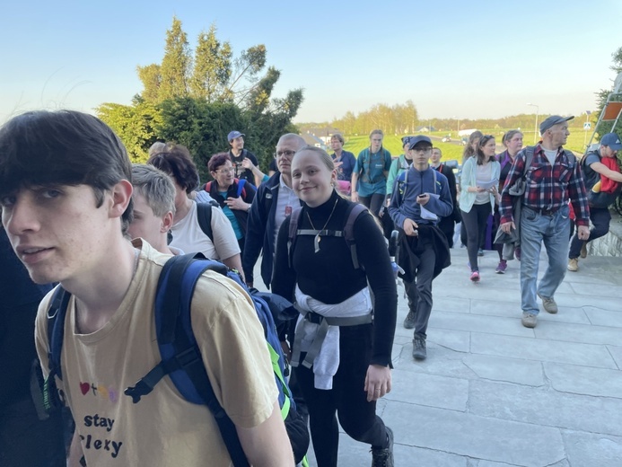 Powitanie grupy św. Matki Teresy na noclegu w Malcu