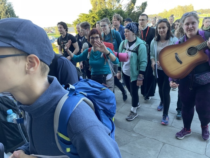 Powitanie grupy św. Matki Teresy na noclegu w Malcu