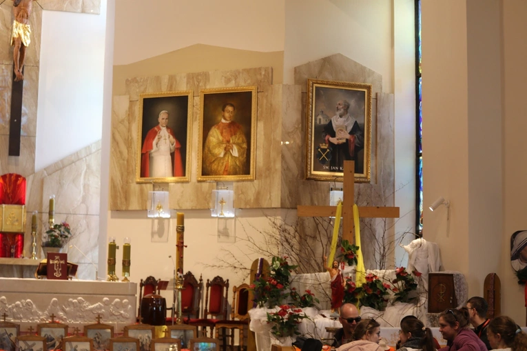 Powitanie grupy św. Matki Teresy na noclegu w Malcu