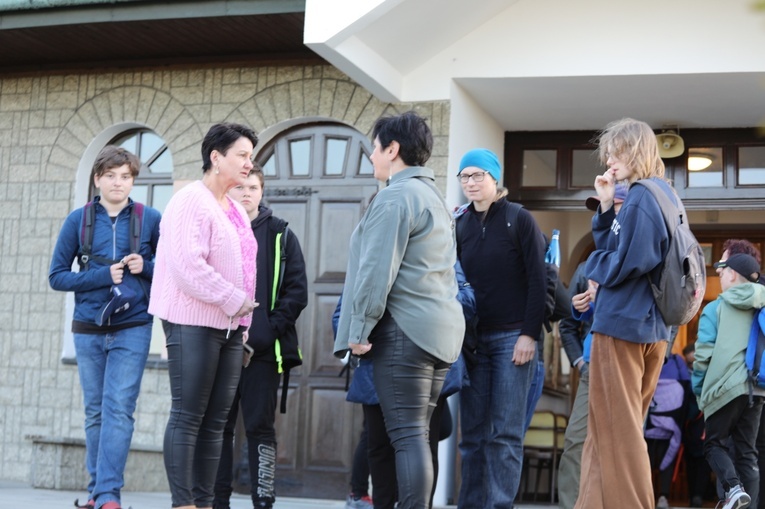 Powitanie grupy św. Matki Teresy na noclegu w Malcu