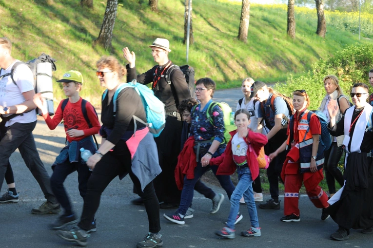 Powitanie grupy św. Matki Teresy na noclegu w Malcu