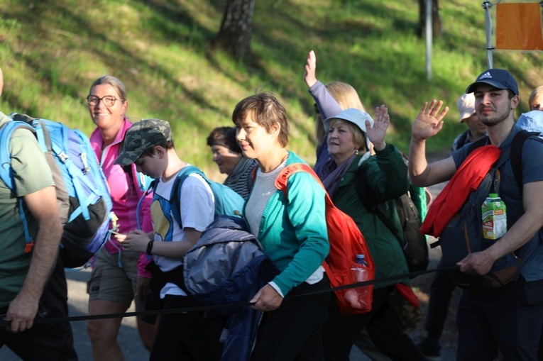 Powitanie grupy św. Matki Teresy na noclegu w Malcu