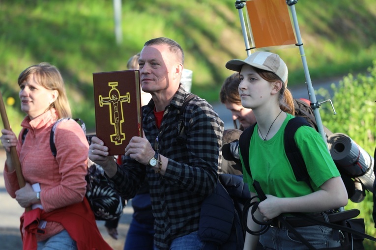 Powitanie grupy św. Matki Teresy na noclegu w Malcu