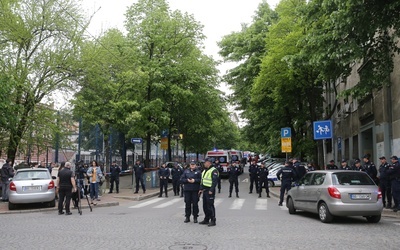 Ośmioro dzieci i woźny zgięło w strzelaninie w szkole w centrum Belgradu [Aktualizacja]