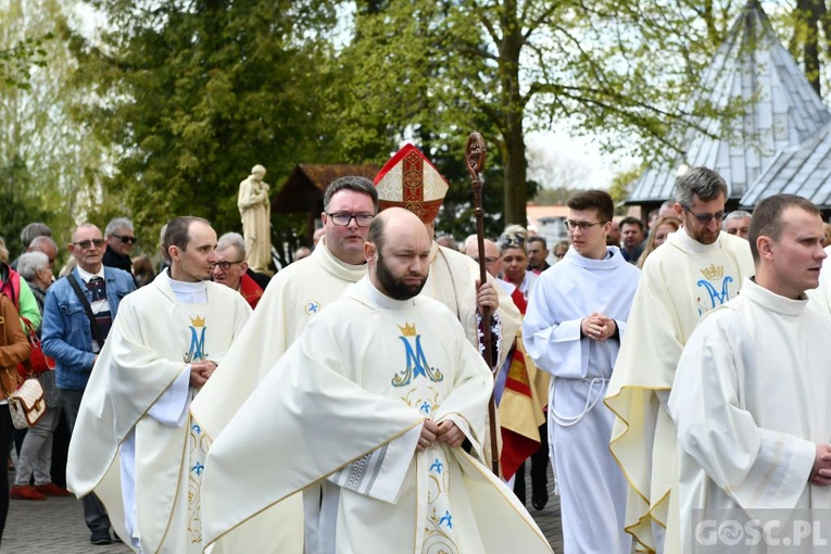 Rokitno. Jak co roku były salwy armatnie na cześć Królowej Polski