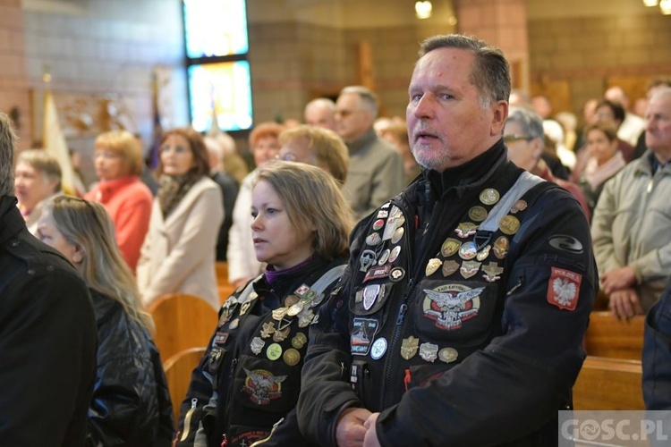 Nowa Sól. Tablica upamiętniającą zamordowanych w Katyniu kapelanów 