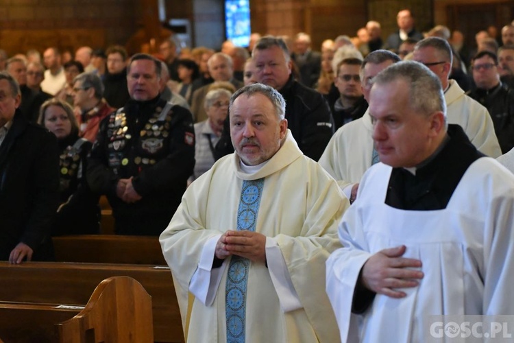 Nowa Sól. Tablica upamiętniającą zamordowanych w Katyniu kapelanów 