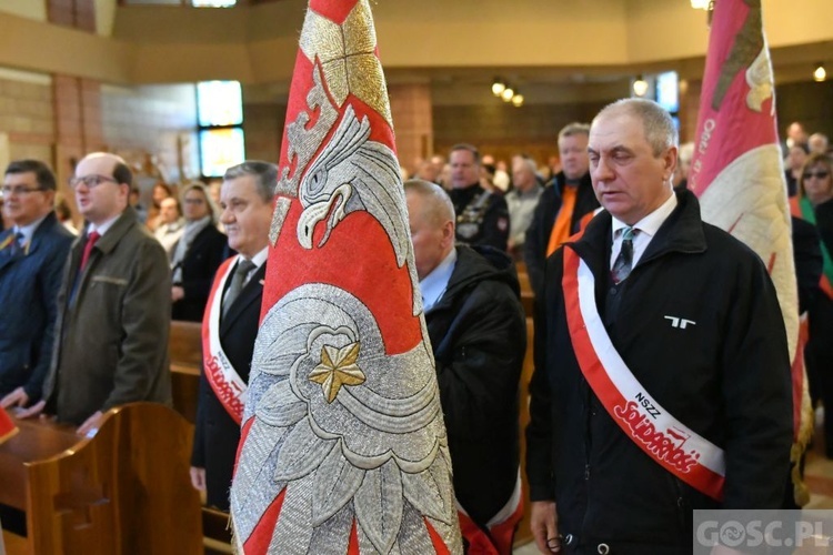 Nowa Sól. Tablica upamiętniającą zamordowanych w Katyniu kapelanów 