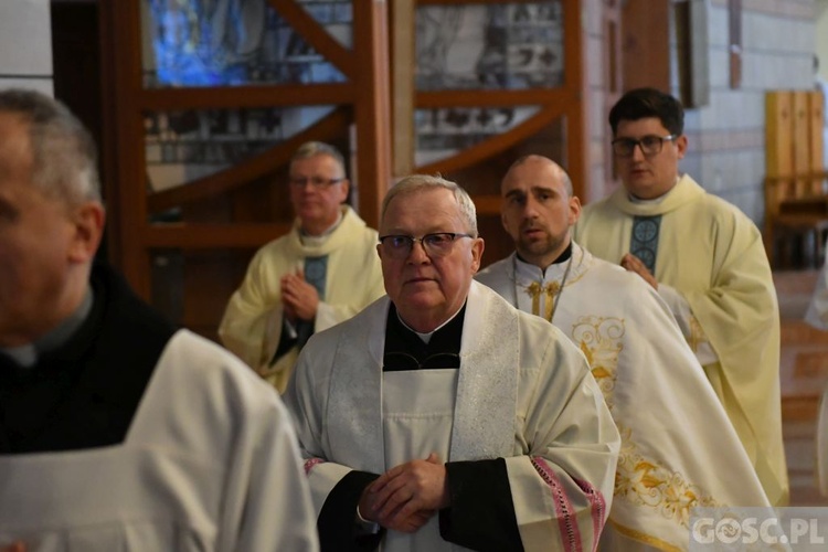 Nowa Sól. Tablica upamiętniającą zamordowanych w Katyniu kapelanów 