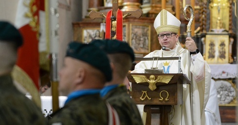 Wstawiennictwo Maryi dalekie jest od działania przypominającego dotknięcie czarodziejskiej różdżki