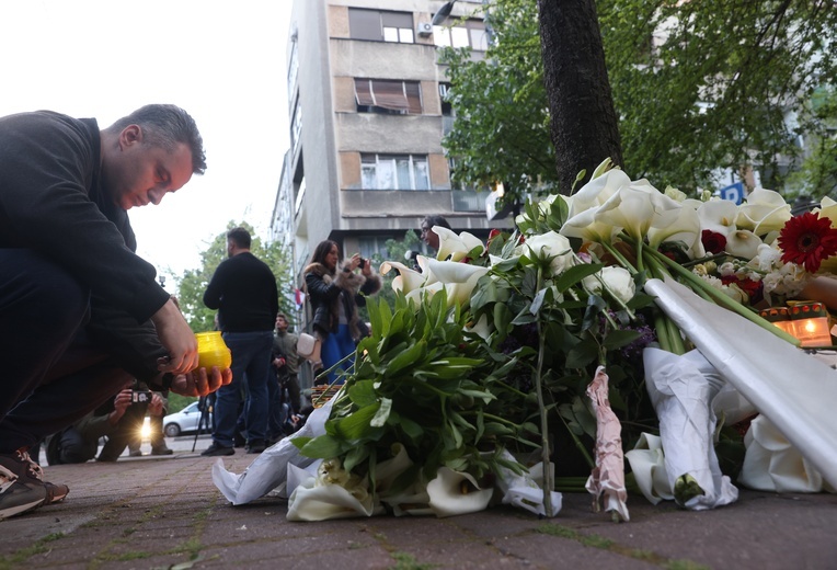 Serbia: patriarcha Porfiriusz wyraził ból z powodu masakry w szkole belgradzkiej