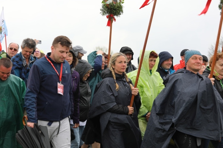 11. Piesza Pielgrzymka Diecezji Bielsko-Żywieckiej do Łagiewnik dotarła do celu - 2023