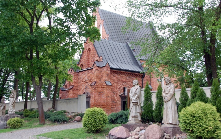 Piotrawin to miejsce pielgrzymkowe znane od średniowiecza.