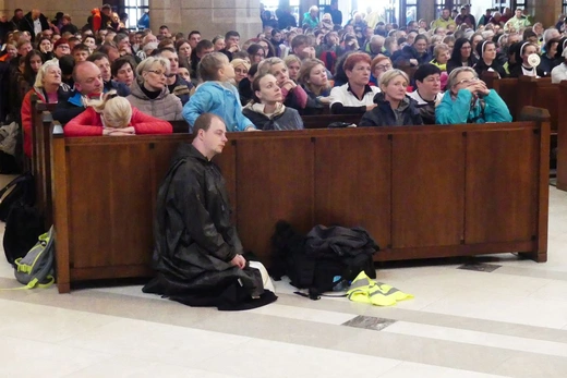 Pielgrzymi łagiewniccy dotarli do celu - w sanktuarium św. Jana Pawła II - 2023