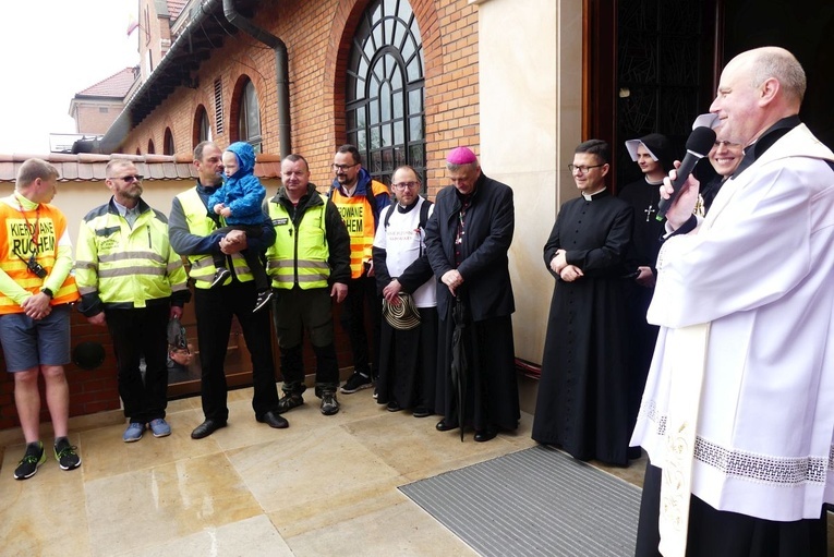 Pielgrzymi dotarli do celu - w drodze do kaplicy relikwii św. Faustyny - 2023