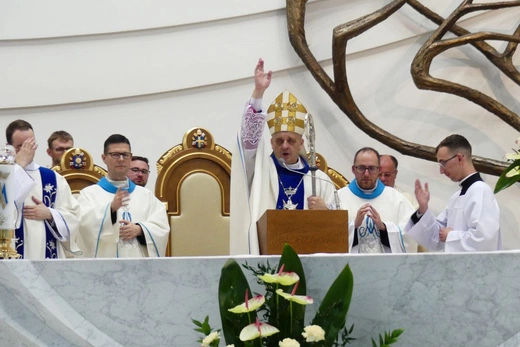 Msza św. na zakończenie pieszej pielgrzymki w sanktuarium Bożego Miłosierdzia - 2023