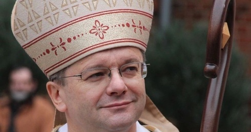 Komunikat biskupa w sprawie święceń diakonatu i prezbiteratu