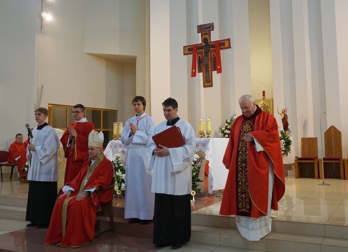 Święcenia diakonatu Patryka Adlera 