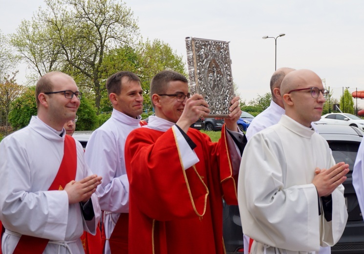 Święcenia diakonatu Patryka Adlera 