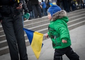 Sąd w Berlinie zezwala na wywieszanie 8 i 9 maja flag Ukrainy; flagi Rosji nadal zakazane