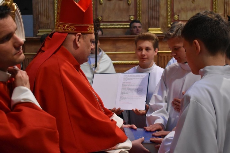 Ministranci z całej diecezji przyjechali dziś na pielgrzymkę do Paradyża