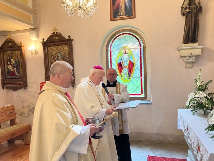 Ludwikowice Kłodzkie. Poświęcenie dwóch wizerunków Bogarodzicy