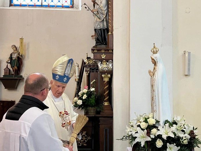 Ludwikowice Kłodzkie. Poświęcenie dwóch wizerunków Bogarodzicy