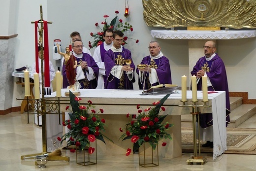 Pogrzeb śp. ks. Władysława Penkali SMA u św. Stanisława w Andrychowie