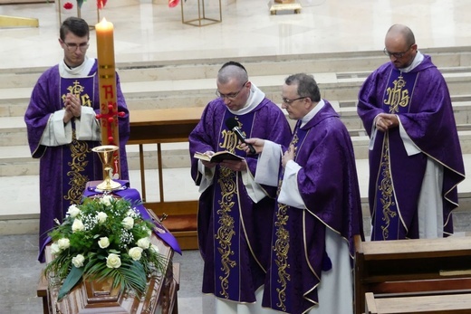 Pogrzeb śp. ks. Władysława Penkali SMA u św. Stanisława w Andrychowie