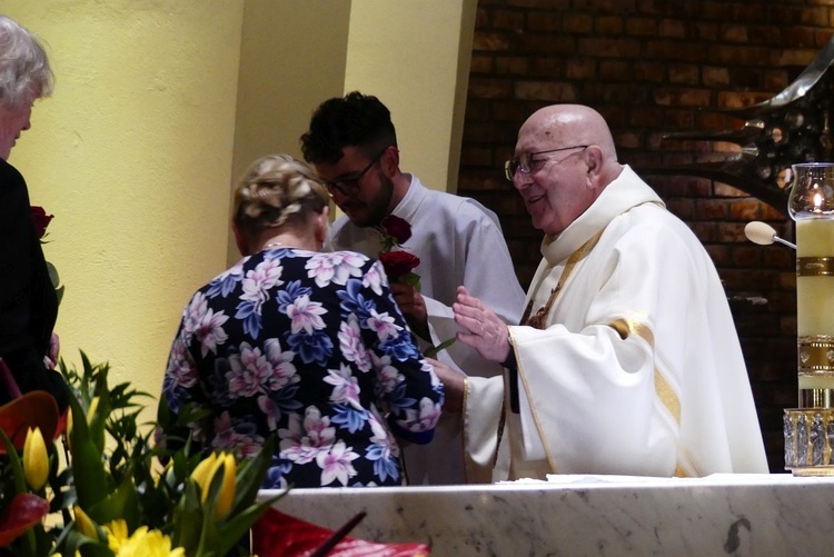 Potrójny jubileusz w parafii Jezusa Chrystusa Odkupiciela Człowieka na os. Karpackim w Bielsku-Białej