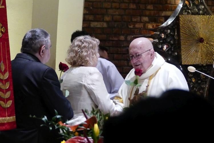 Potrójny jubileusz w parafii Jezusa Chrystusa Odkupiciela Człowieka na os. Karpackim w Bielsku-Białej