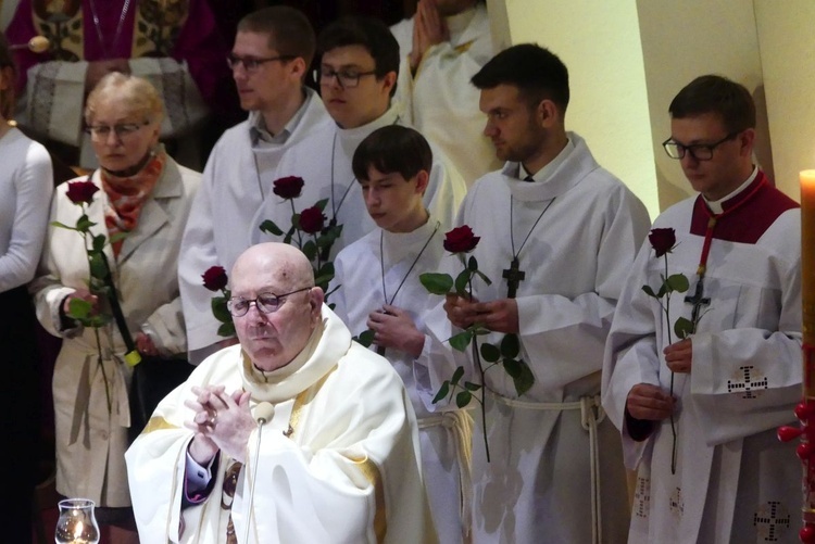 Potrójny jubileusz w parafii Jezusa Chrystusa Odkupiciela Człowieka na os. Karpackim w Bielsku-Białej