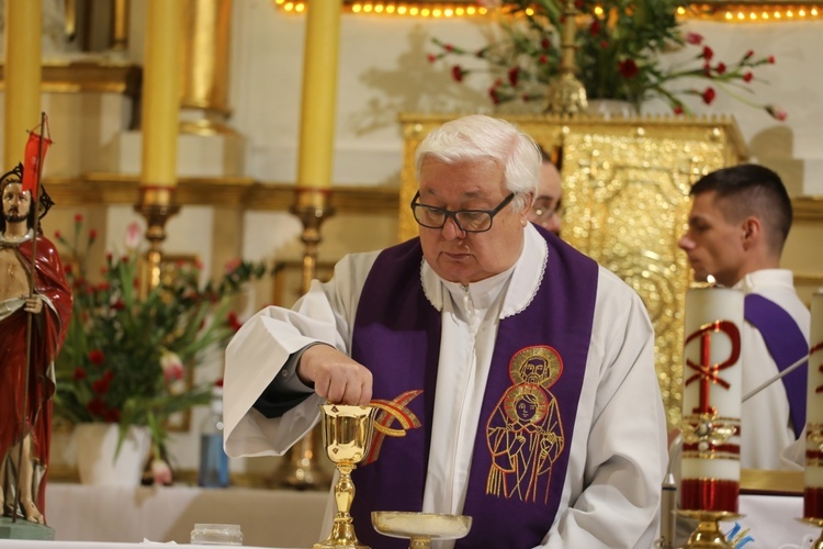 Ostatnie pożegnanie śp. ks. Mariana Kubeckiego w Dębowcu