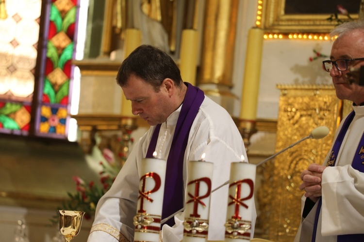 Ostatnie pożegnanie śp. ks. Mariana Kubeckiego w Dębowcu