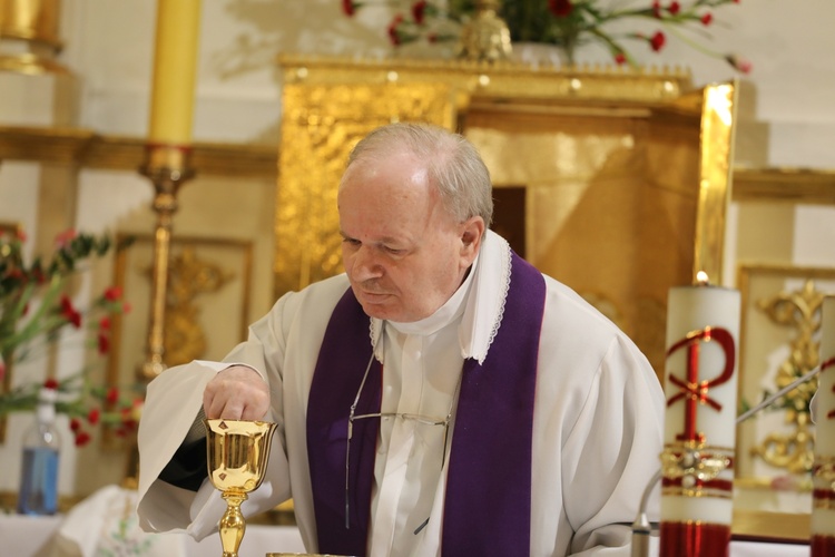 Ostatnie pożegnanie śp. ks. Mariana Kubeckiego w Dębowcu