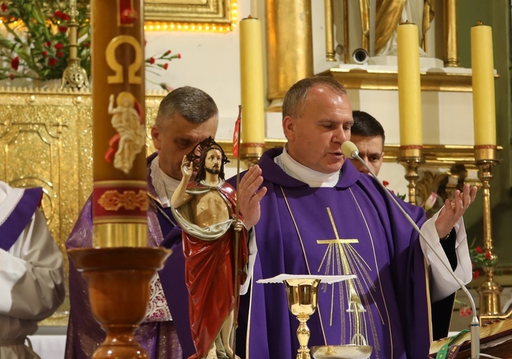 Ostatnie pożegnanie śp. ks. Mariana Kubeckiego w Dębowcu