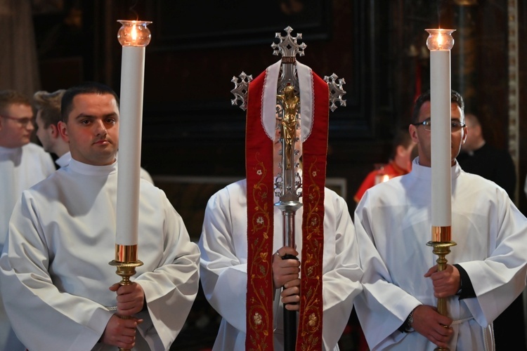 Świdnica. Odpust diecezjalny z 15. rocznicą sakry i instalacją nowych kanoników