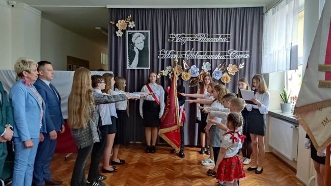 Nadanie imienia szkole.