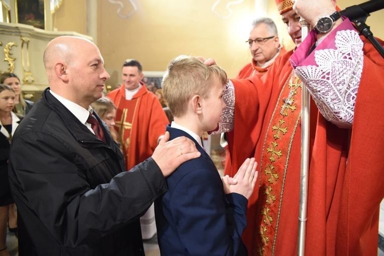 Bierzmowanie u św. Jadwigi w Dębicy