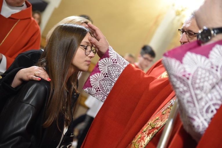 Bierzmowanie u św. Jadwigi w Dębicy