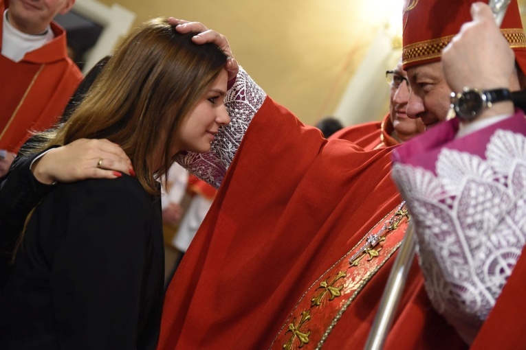 Bierzmowanie u św. Jadwigi w Dębicy