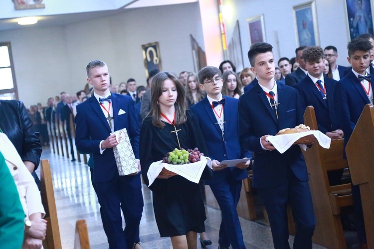 Bierzmowanie w Łękach Górnych