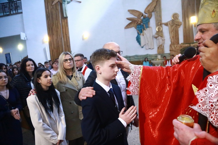 Bierzmowanie w Łękach Górnych