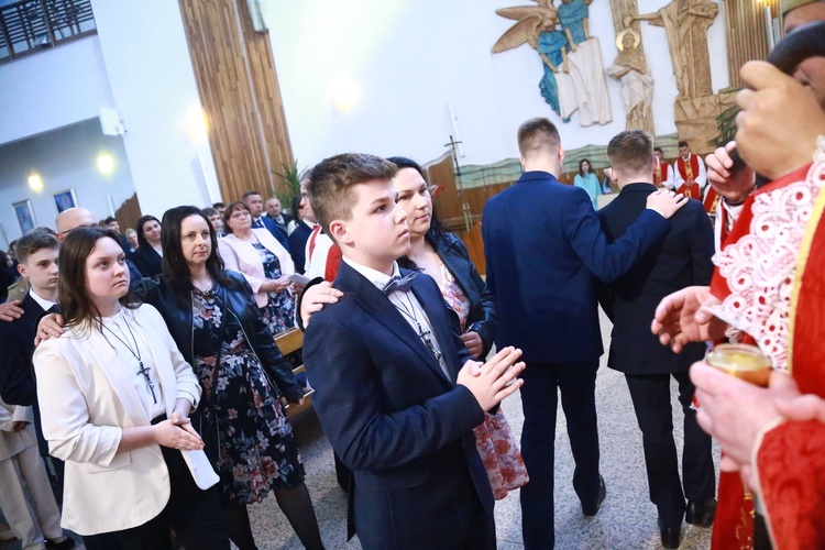 Bierzmowanie w Łękach Górnych