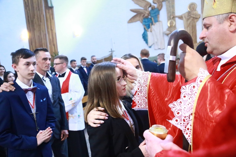 Bierzmowanie w Łękach Górnych