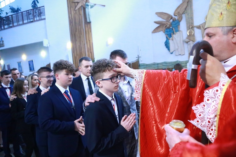 Bierzmowanie w Łękach Górnych